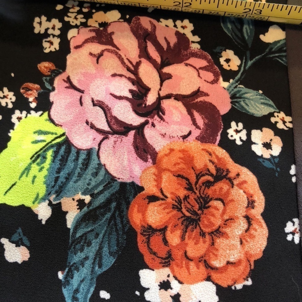 Torrid Lightweight Floral Print Tank Top Size 2X Flowy Feminine Black High Neck - Picture 16 of 16